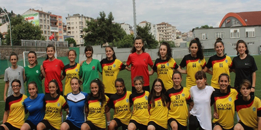 BAYAN FUTBOLCULAR SEZONU AÇTI