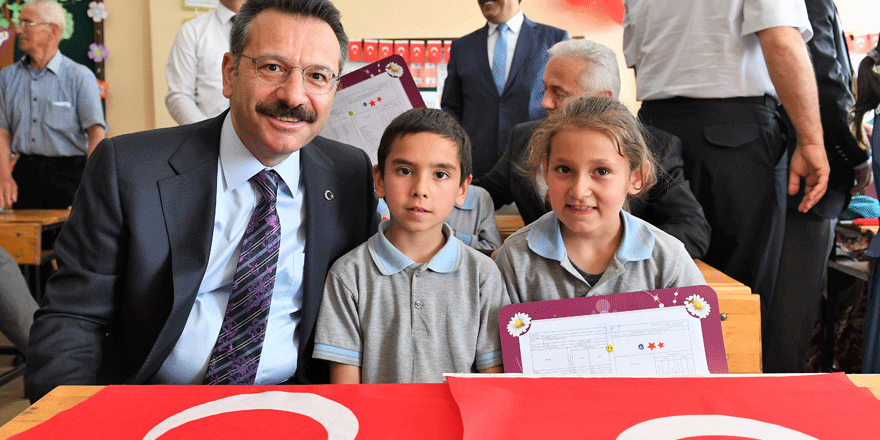 “Her şeyin başı eğitim”