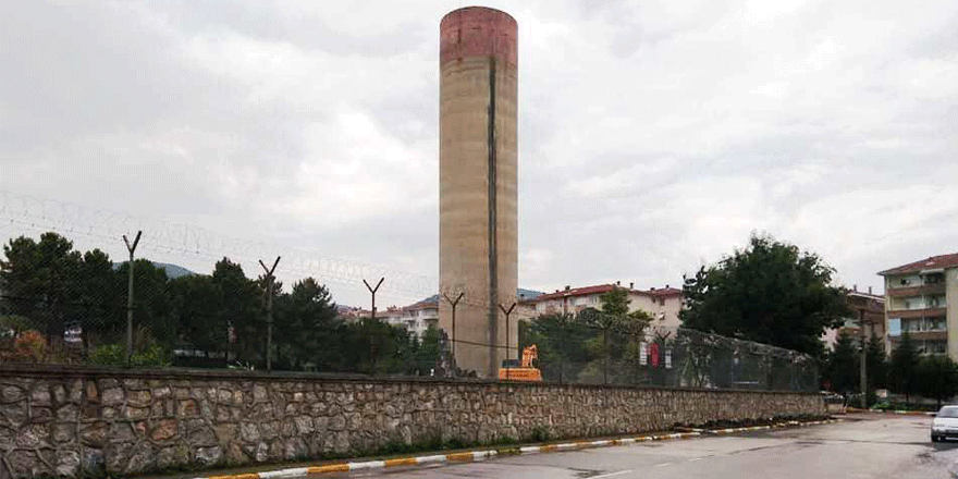 Dev baca dinamitle yıkıldı