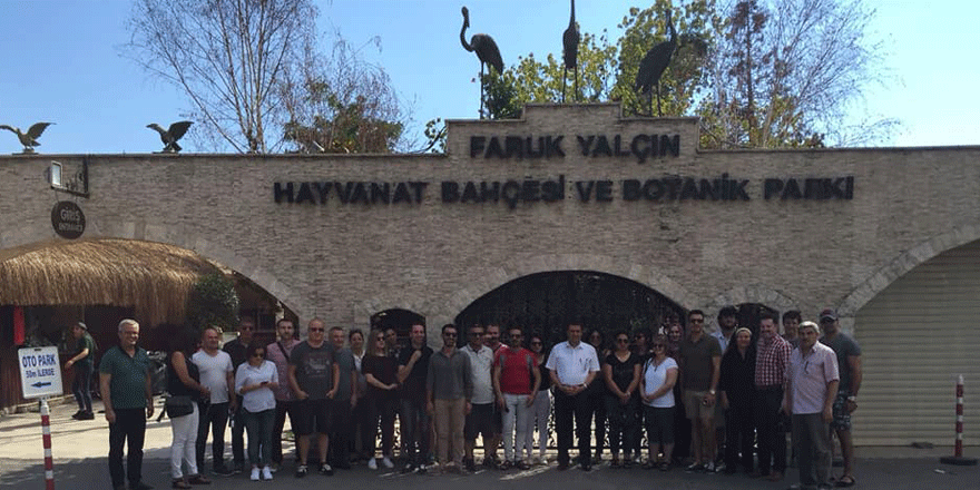 Öğretmenler hayvanat bahçesini gezdi