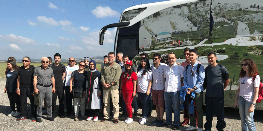 Darıca’lı gençler Yamaç Paraşütü yapıp planöre bindiler