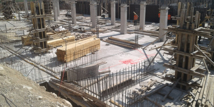 Yarı Olimpik Yüzme Havuzu hızla ilerliyor