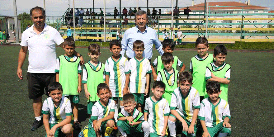 DARICA DA YAZ SPOR OKULLARI DEVAM EDİYOR