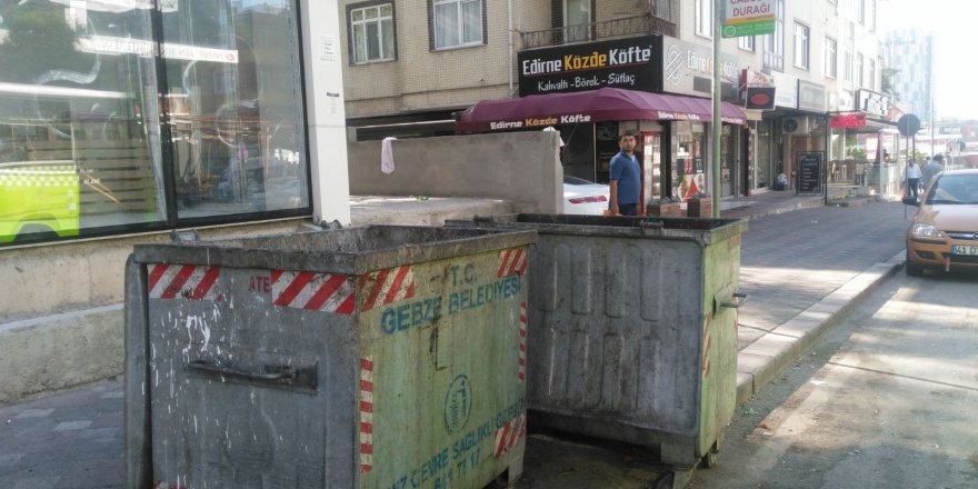 Çöp konteynırları pislik içinde!