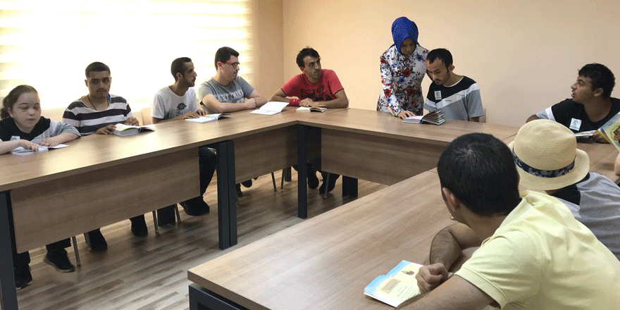 Engelli öğrencilere değerler eğitimi