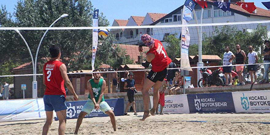 Plaj Voleybolu Kocaeli etabı sona erdi