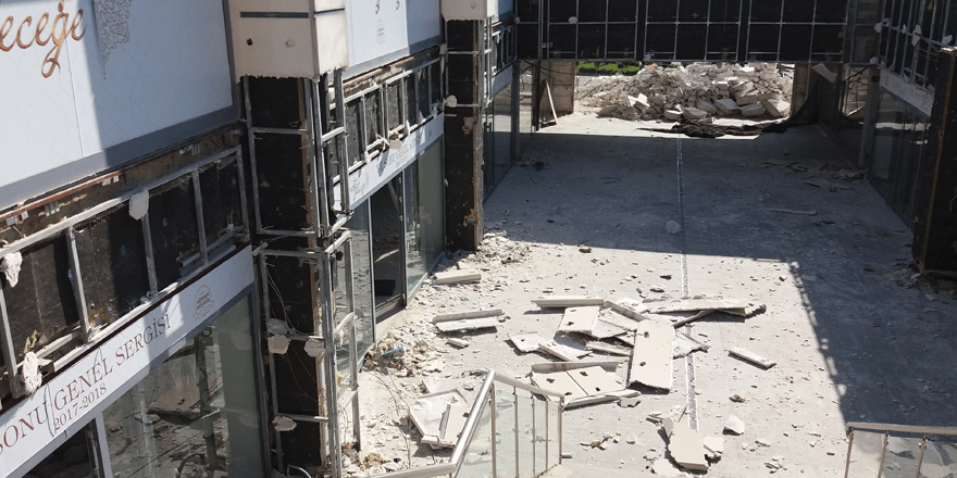 Yıllarca boş bırakılan dükkânlarda tadilat çalışması