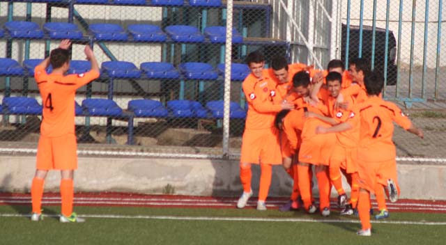 GENÇ SULTAN’A DEMİR RAKİP