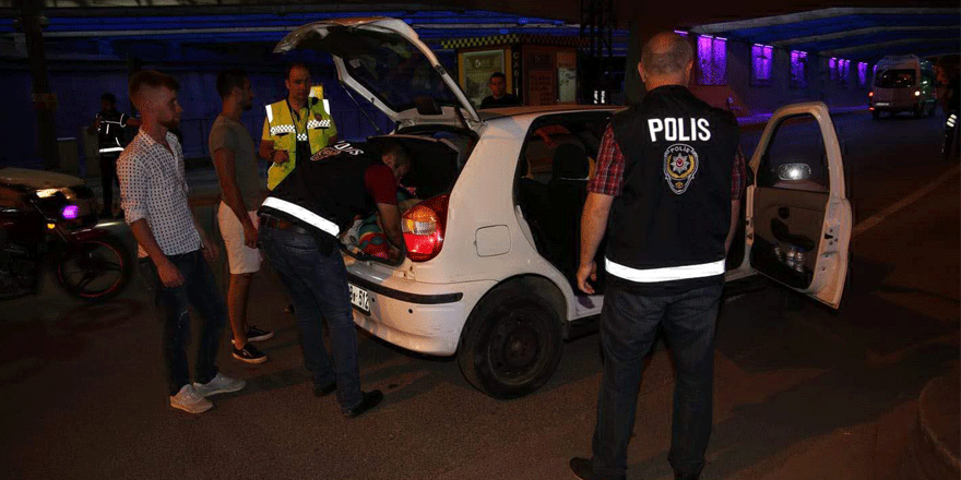Huzurlu Bayramlar' da 30 kişi yakalandı