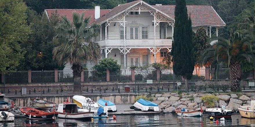 ‘Müzeyi düğün salonuna çevirdiler’