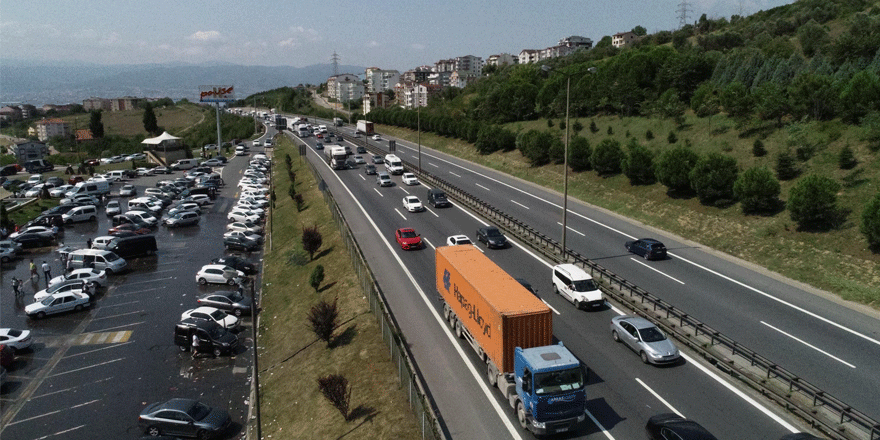 Trafik adım adım ilerledi