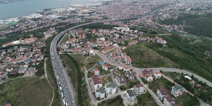 Karayolları'nda bayram yoğunluğu başladı