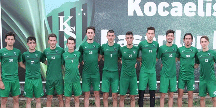 6 genç futbolcu profesyonel oldu