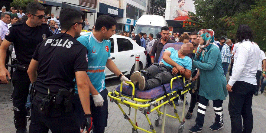  Dövenler kızın babası ile dayısı çıktı