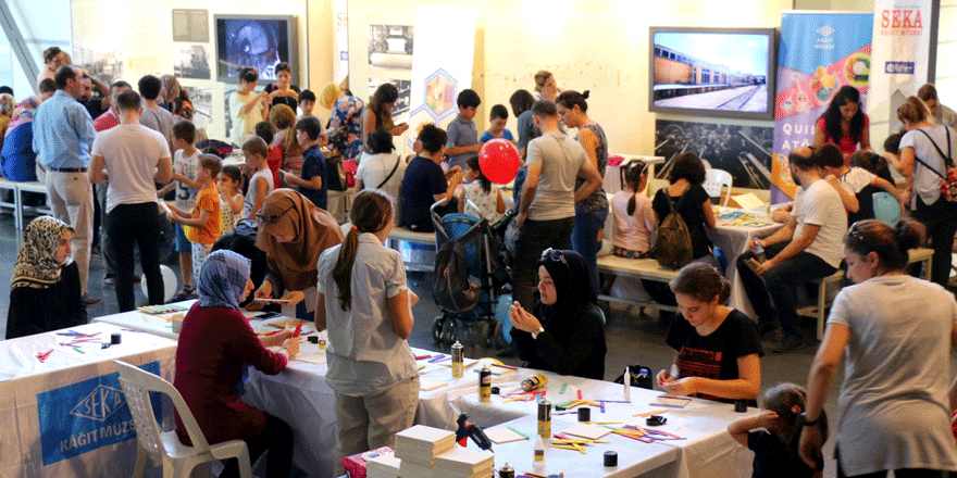 Müze’de kağıt sanatlarını öğreniyorlar