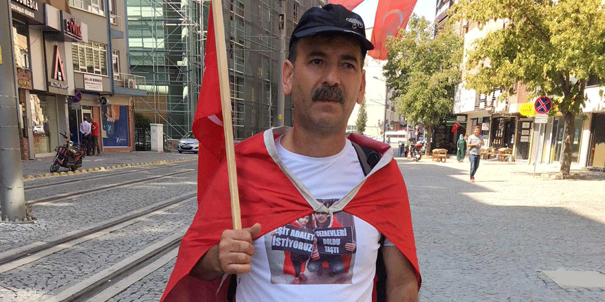 Oğlu için Ankara'ya yürüyor