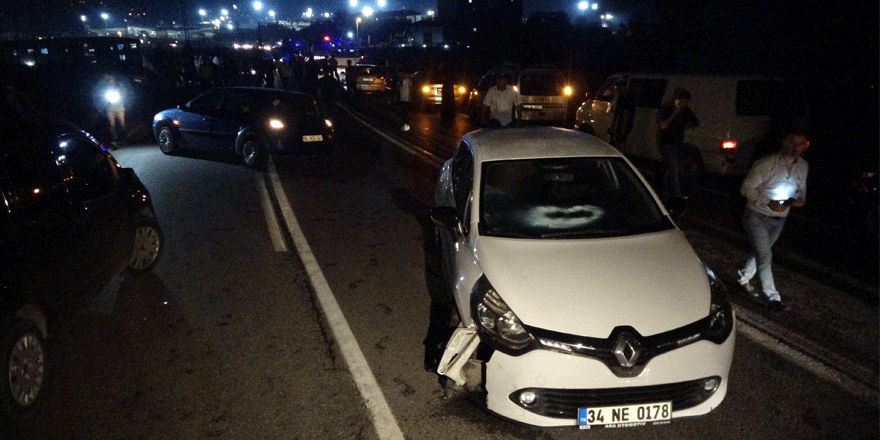 Alkollü olduğu öne sürülen sürücü 4 otomobile çarptı: 7 yaralı