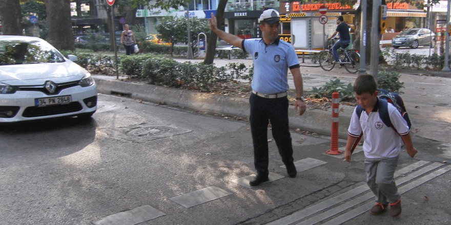 Büyükşehir’den okul çevrelerine trafik önlemleri 