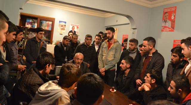 AKP’li gençlerden CHP’ye toplu katılım