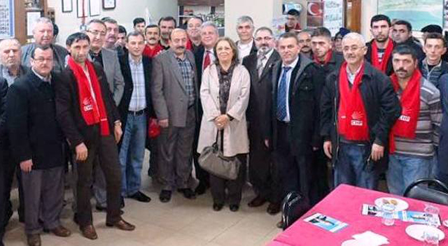 Gençlerden Çelik’e destek