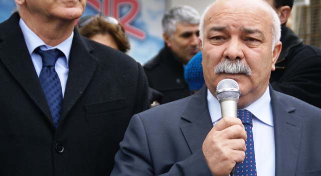 CHP Darıca ucube dediği inşaatı protesto etti