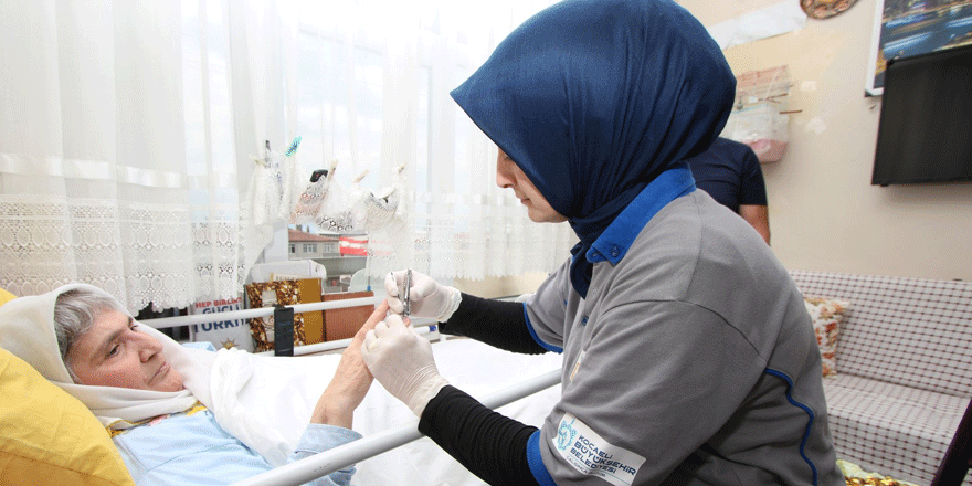 Evde bakım hizmetleri sürüyor