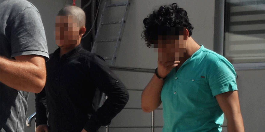 İnşaatlardan demir çalarken yakalandılar