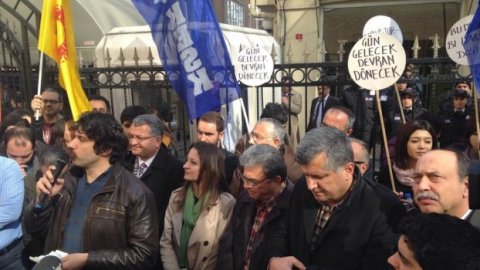 'Cemaatçi dekan'a protesto