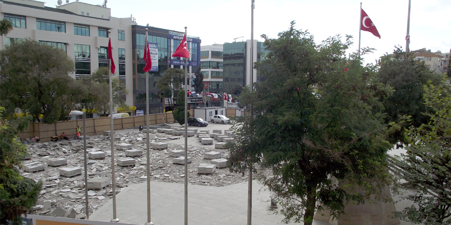 “Cumhuriyet Meydanında neler oluyor?”