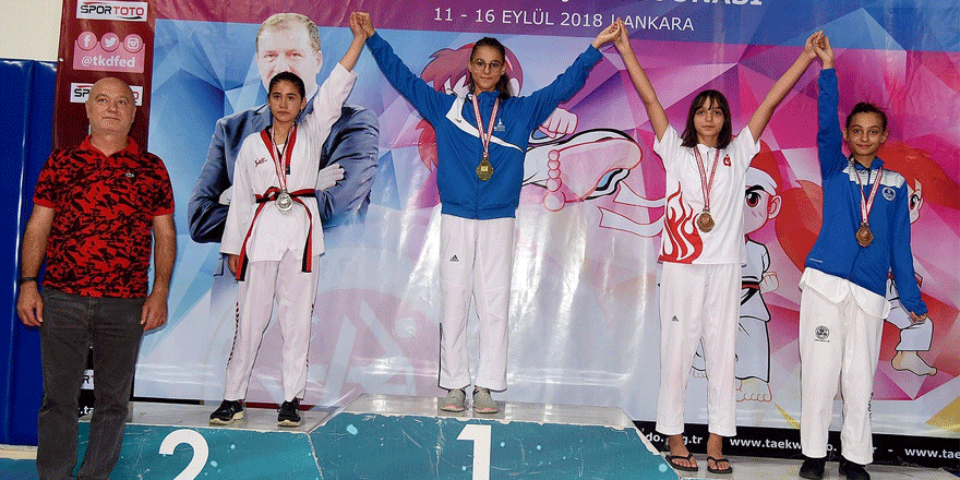 Taekwondocu Minikler Türkiye Şampiyonasında kürsüye çıktı