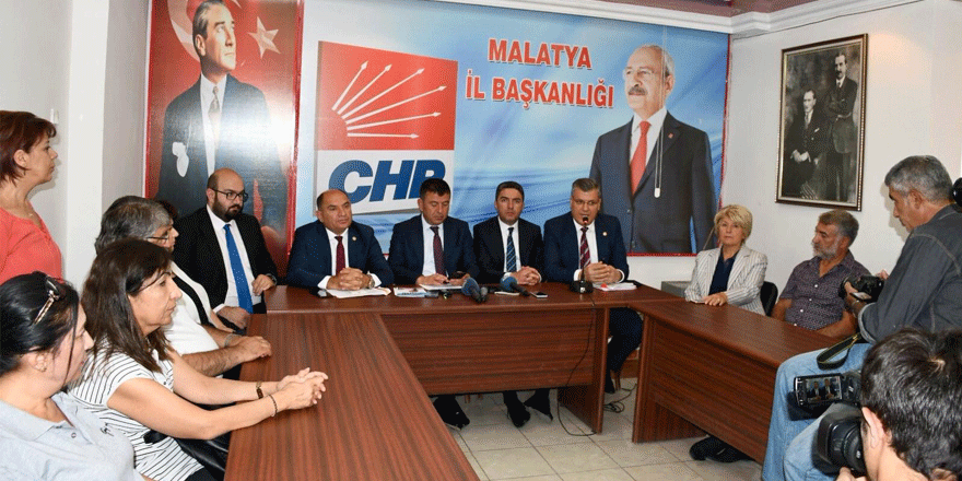 “Türkiye ekonomik çöküş yaşıyor”