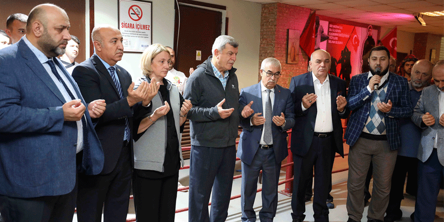Karaosmanoğlu, bereket duasına katıldı