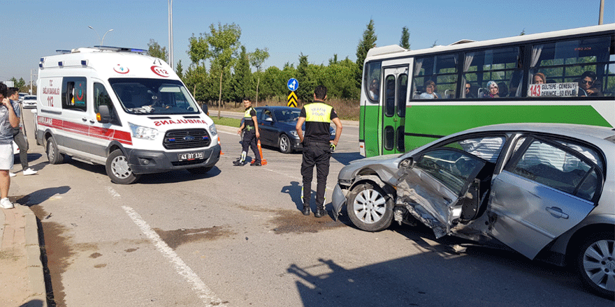  İki otomobil çarpıştı: 4 yaralı