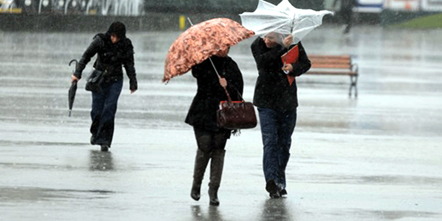 Pazar günü lodos ve yağış