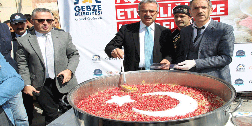 Köşker’den Gebzelilere Aşure İkramı