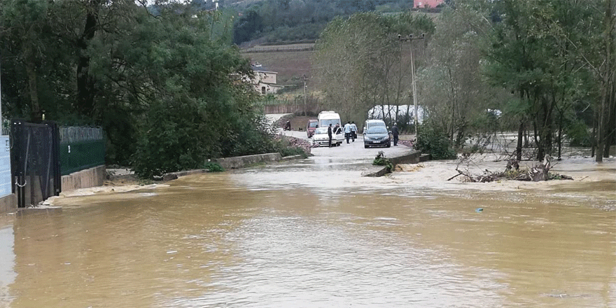 SEDAŞ ekipleri fırtına ve sel ile mücadele ediyor