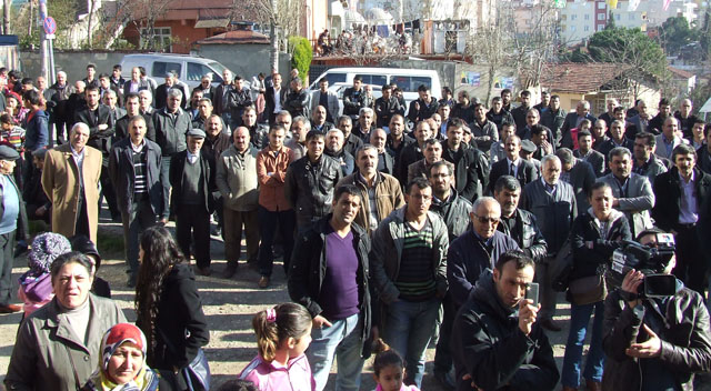 HDP, Gebze’de Seçim İrtibat Bürosunu açtı