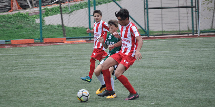 U-15’lerde 3 grupta ilk yarı bitti