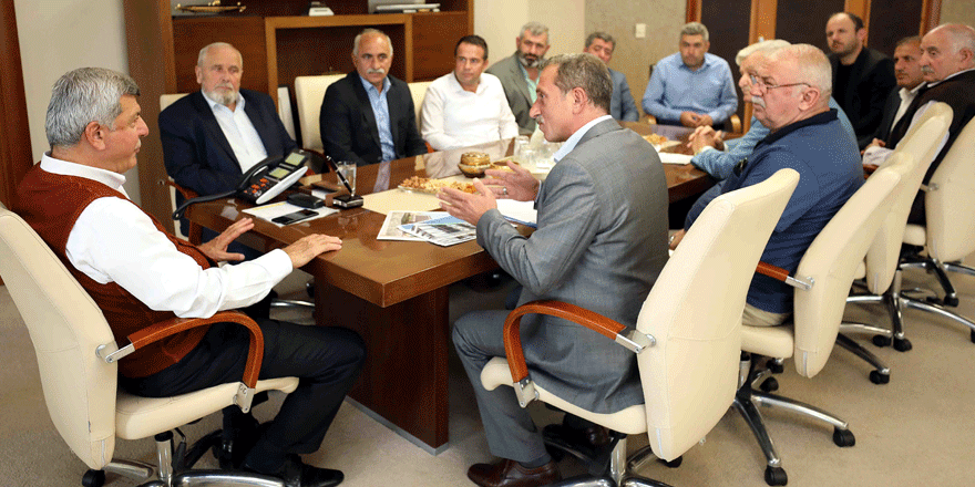 Karaosmanoğlu, muhtarlarla buluştu