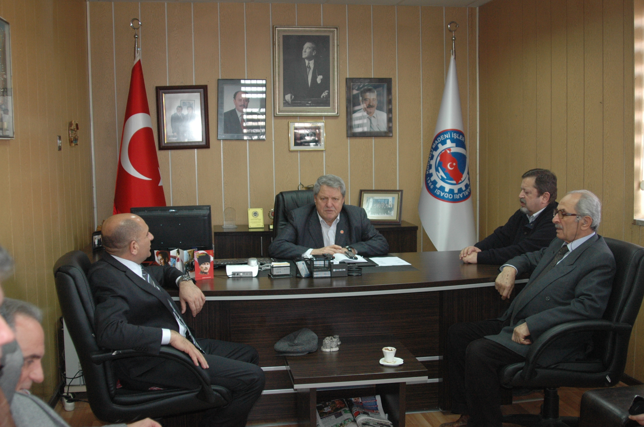 Tarhan: “Çalmadık kapı, sıkmadık el bırakmayacağım”