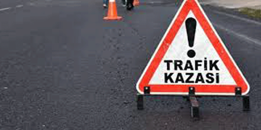 Kurye motorunun altında kaldı!