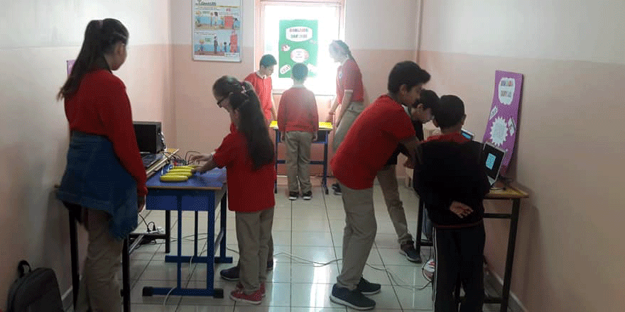 Mehmet Akif Ortaokulu’nda kodlama etkinliği