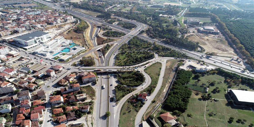 Çayırova Kavşağı yeşilleniyor