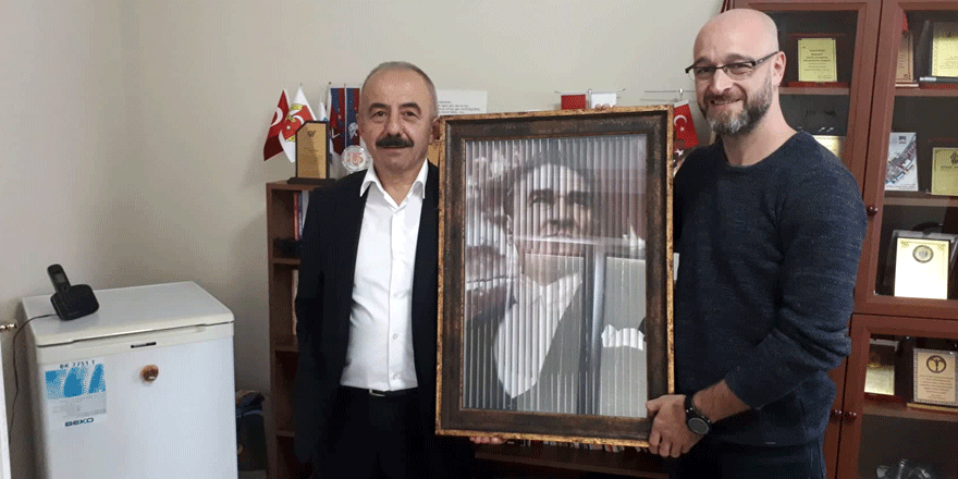 Ali Kemal Aydın’dan Atatürk tablosu