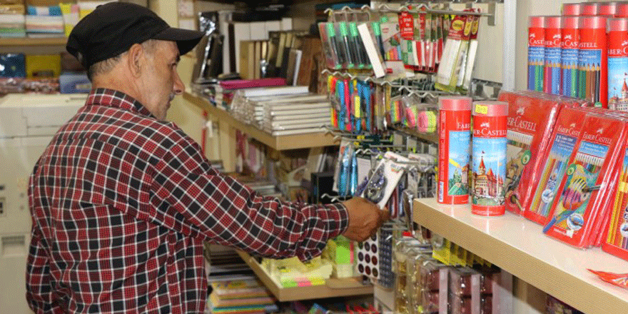 10 bin 765 çocuğa kırtasiye yardımı