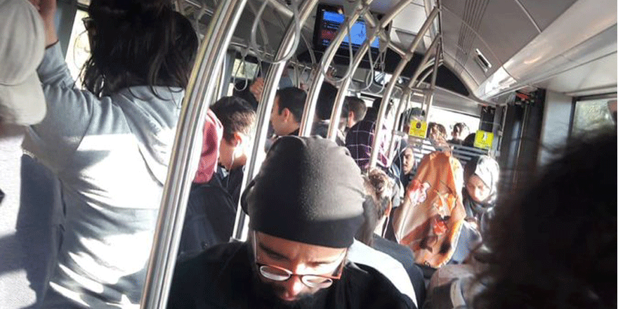 Öğrencileri bu şekilde üniversiteye gidiyorlar