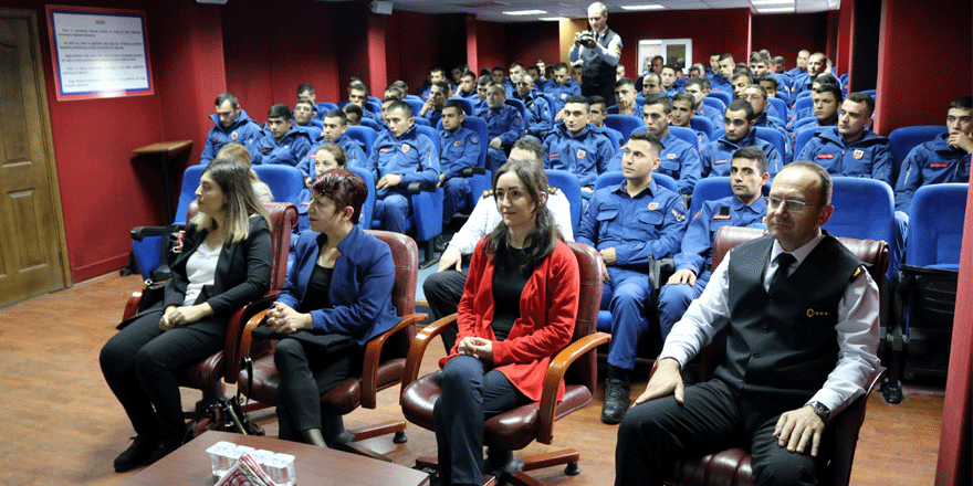 Sağlık Müdürlüğünden Askerlere Eğitim