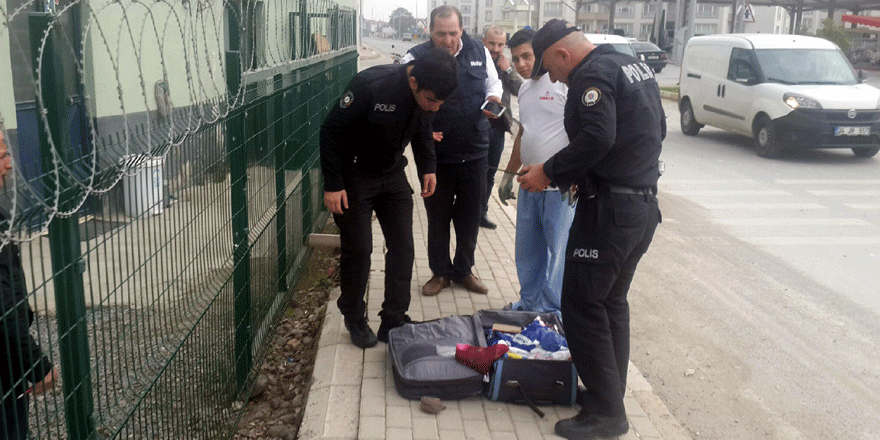 Kaldırıma bırakılan valiz endişe yarattı