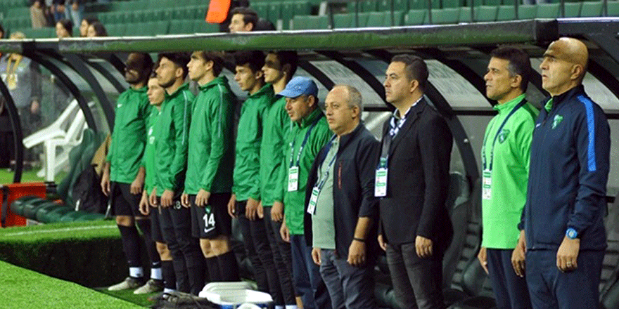 Yöneticilerden kutlama