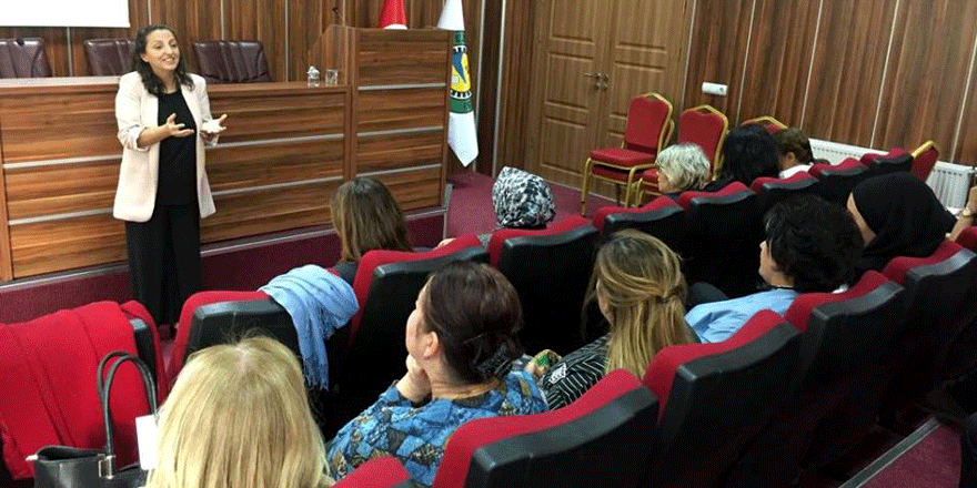 Aile İçi İletişim Ve İş Hayatına Etkileri Konuşuldu